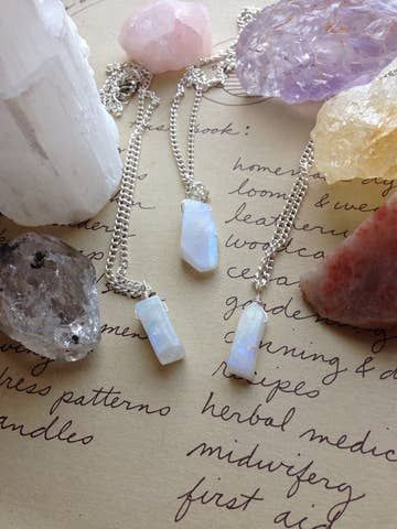 Moonstone: the stone for feminine energy