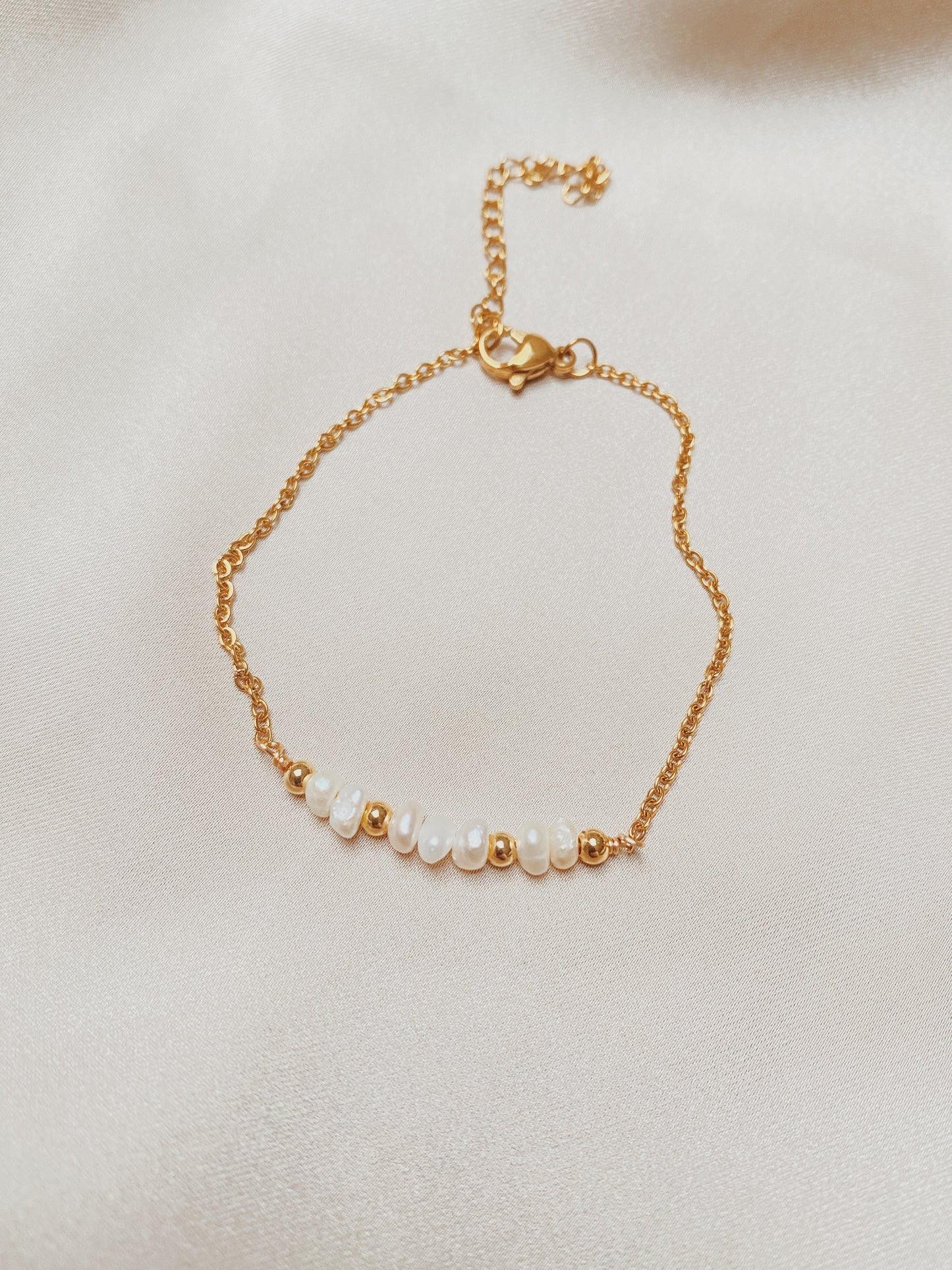 Pearl Gold Chain Bracelet