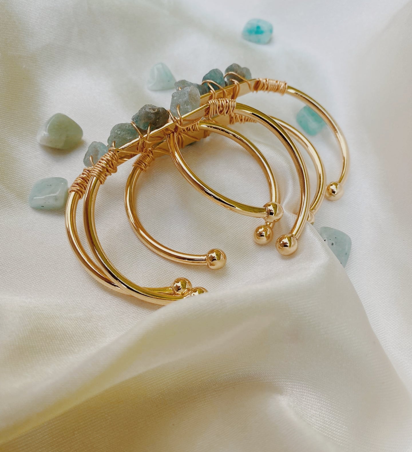 Blue Apatite Gold bracelet