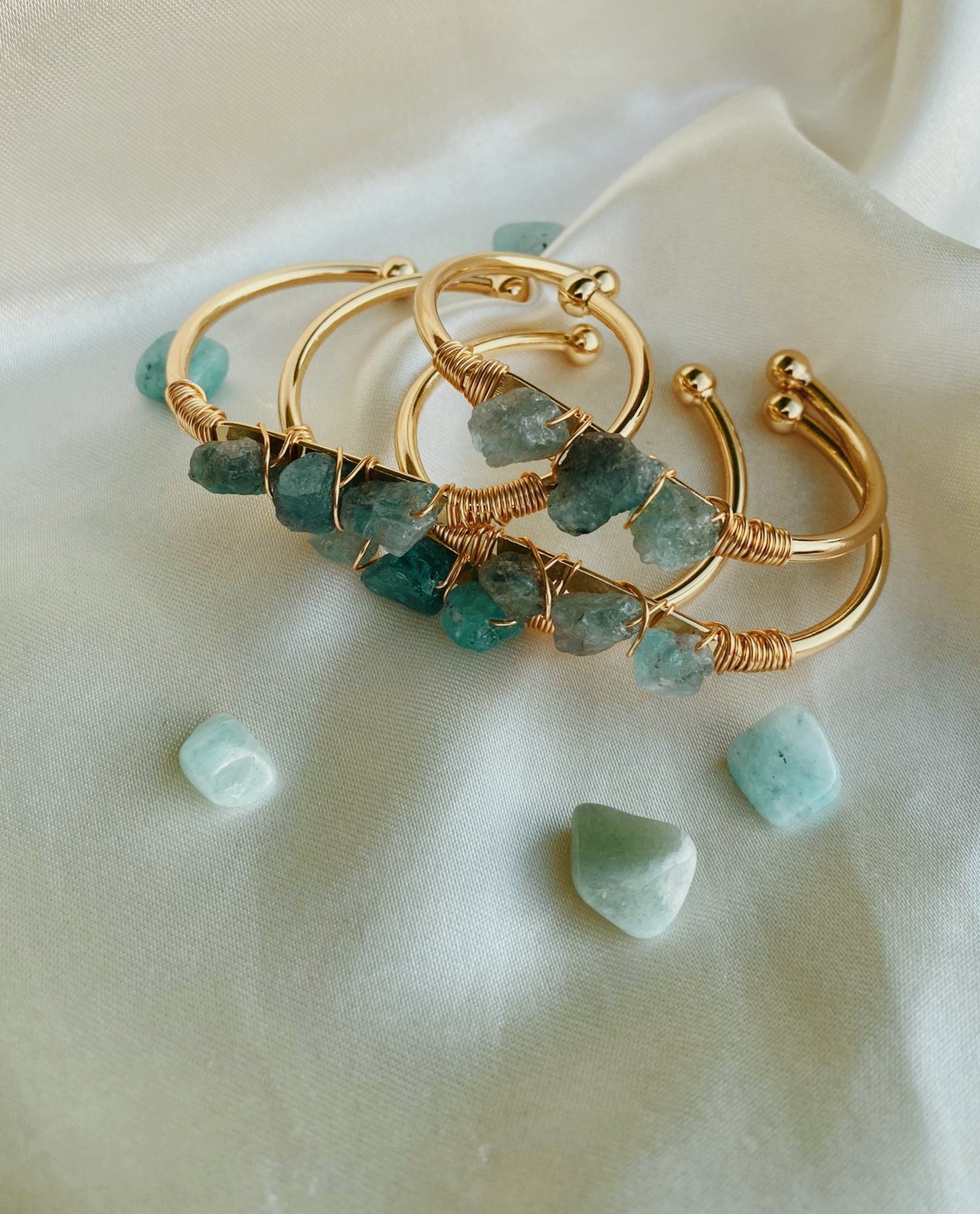 Blue Apatite Gold bracelet