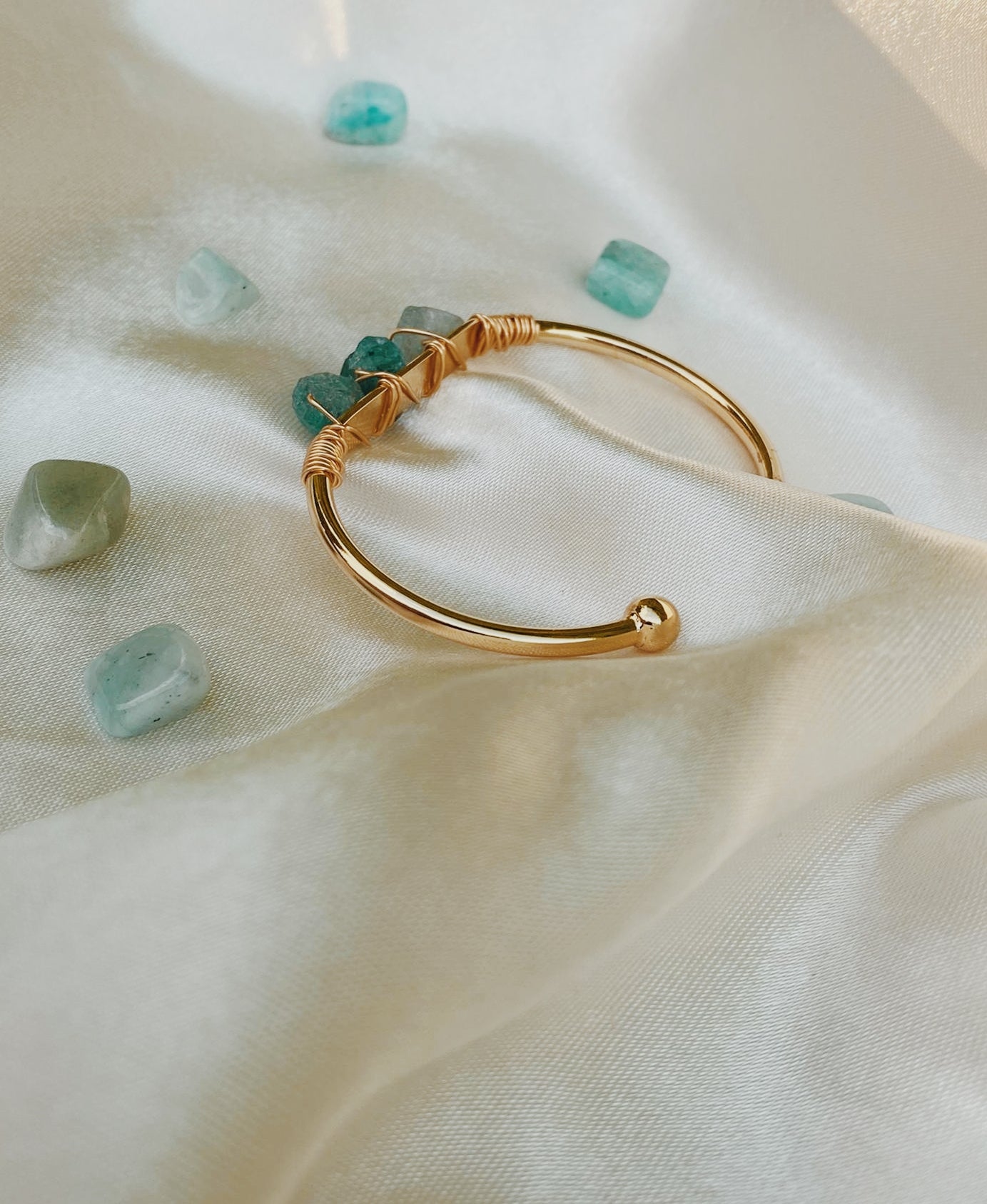 Blue Apatite Gold bracelet