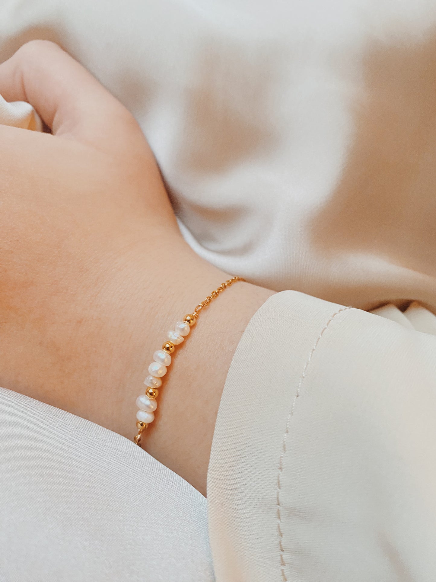 Pearl Gold Chain Bracelet