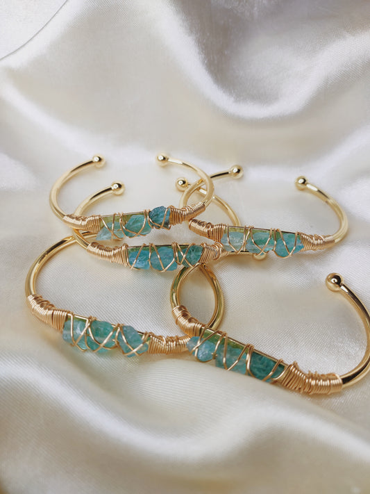 Crossed Wire Blue Apatite Gold bracelet